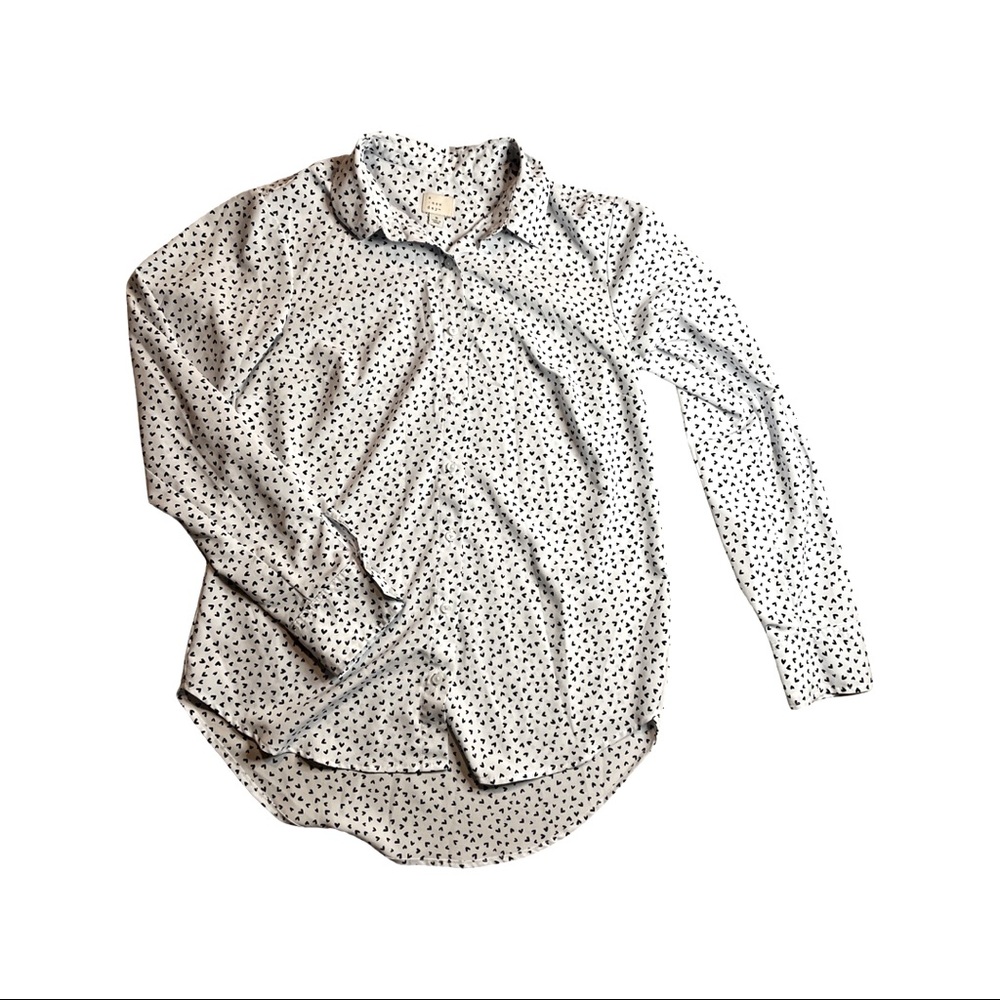 Heart patterned button up. Medium.